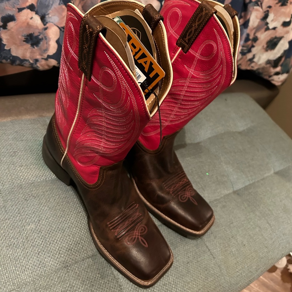 Women's Ariat Boots Square Toe  - Size 11 - Width B - Style 10016319 Brown/Pink